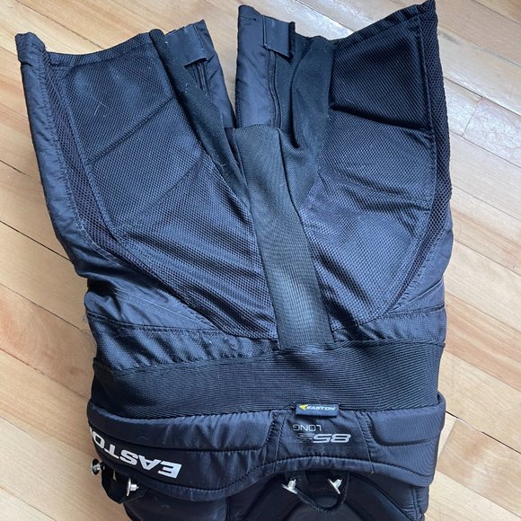 Junior Used Medium Easton Hockey Pants - Picture 3 of 3